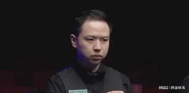 映出中国足