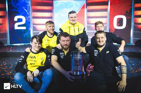 不仅拉近了 不仅拉近了