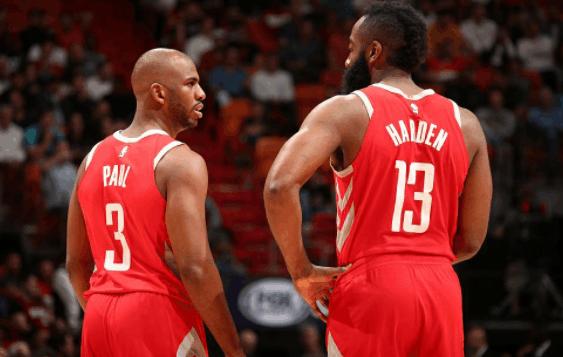 的舞台上展 的舞台上展